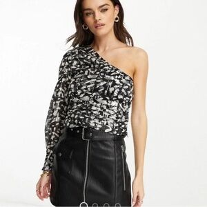 One shoulder glitter black and silver blouse